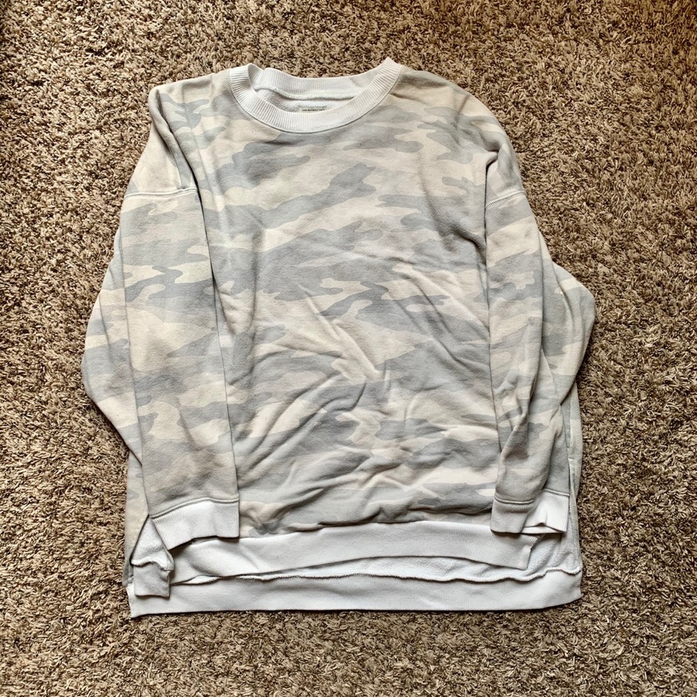 SIZE XL AMERICAN EAGLE GRAY CAMO SWEATSHIRT